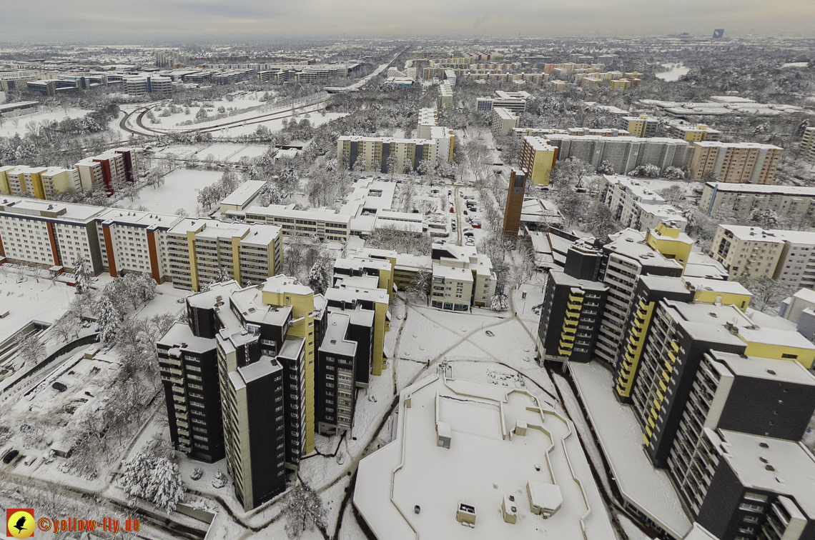 04.12.2021 - Karl-Marx-Ring und Marx-Zentrum in Neuperlach